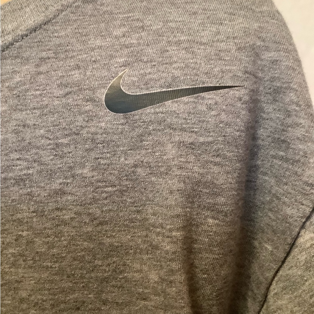 Nike Boy's Large Dri-FIT Lightweight Gray Short Sleeve Tee - Picture 6 of 6